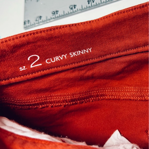 Ann Taylor Jeans Curvy Fit Skinny Jeans Red Washed Color Denim SZ 2 - Like NEW! - Picture 10 of 16